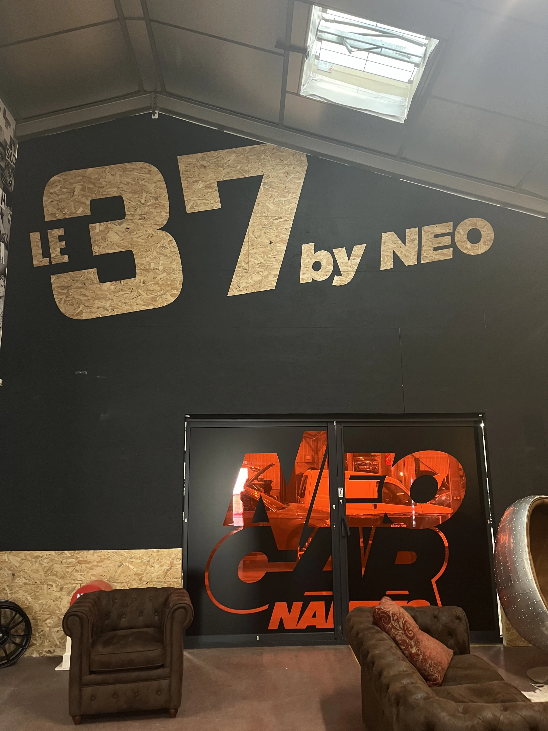 LE 37 BY NEO